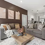 Urban Escape | Free Parking, Pool, Gym