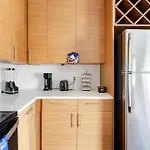 Skyline Serenity- Gym, Walk To Bars And Restaurants * Charlotte
