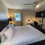 Private Quiet Near Unc