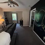 Private Quiet Near Unc