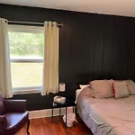 Plaid Pad - Stylish Retreat 12 Min To Airport & Downtown