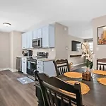 Modern Pet Friendly Fenced