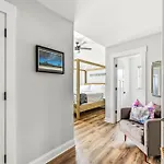 Rowen Tree Queen Room