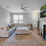 3Br Townhome | 5 Min To Uptown, Boa, & Atrium