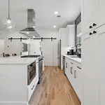 Luxury Build - King Beds - Minutes To Uptown