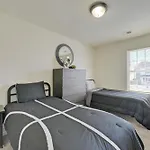 5 Mi To Uptown Charlotte! Family Retreat W/ Yard