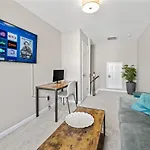 2br With Fenced Backyard, Minutes To Uptown *