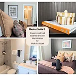 Qc Rooftop Retreat | Rooftop | Garage | Dog Park