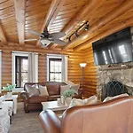 Renovated 5Br/3Ba Cabin W/ Rec Room