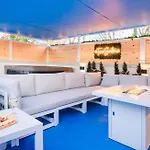 Venetian And Santorini Wellness Bundle Holiday home *