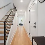 Luxury Build - King Beds - Minutes To Uptown Holiday home