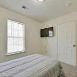 Holiday home 5 Mi To Uptown Charlotte! Family Retreat W/ Yard Charlotte