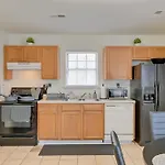 Holiday home 5 Mi To Uptown Charlotte! Family Retreat W/ Yard Charlotte