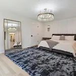 Luxury Build - King Beds - Minutes To Uptown Holiday home