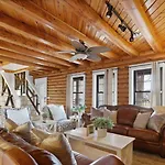 Renovated 5br/3ba W/ Rec Holiday home *
