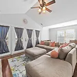 Holiday home Rest And Rally Retreat 5br Charlotte