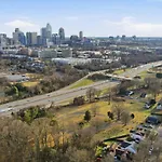 Holiday home Rest And Rally Retreat 5br Charlotte
