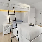 Renovated 5br/3ba W/ Rec Holiday home *