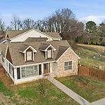 Rest And Rally Retreat 5br Holiday home Charlotte