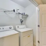 Dog-friendly Townhome W/ Patio In Area! Holiday home Charlotte
