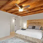 Renovated 5br/3ba W/ Rec *