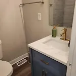 Modern Pet Friendly Fenced *