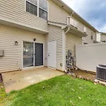 Dog-Friendly Townhome With Patio In Charlotte Area!