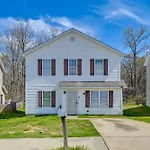 5 Mi To Uptown Charlotte! Family Retreat With Yard