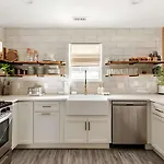 Venetian And Santorini Wellness Bundle