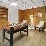 Renovated 5br/3ba W/ Rec Holiday home *