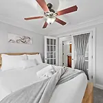 Holiday home Rest And Rally Retreat 5br Charlotte