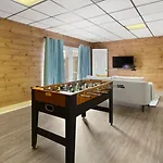 Renovated 5br/3ba W/ Rec Holiday home Charlotte