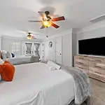Rest And Rally Retreat 5br Holiday home Charlotte