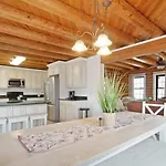 Holiday home Renovated 5br/3ba W/ Rec *