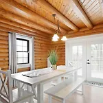 Renovated 5br/3ba W/ Rec Holiday home *