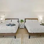 Holiday home Renovated 5br/3ba W/ Rec