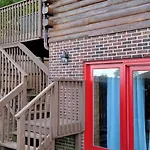 Renovated 5br/3ba W/ Rec Holiday home Charlotte