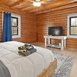 Renovated 5br/3ba W/ Rec Holiday home