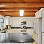 Holiday home Renovated 5br/3ba W/ Rec