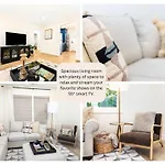 Plaza Shamrock *Pied-A-Terre* Newly Renovated!