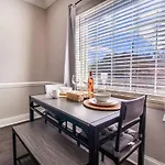 Quaint Mins To Atrium Health & Panthers Stadium Apartment