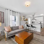 Optimist Abode 4: <7min To Noda-midwood-uptown Apartment *