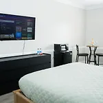 Apartment New Quiet Near Atrium Health With 24-7 Gym