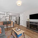 Optimist Abode 2: <7min To Noda-midwood-uptown Apartment
