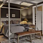 Uptown Historic Retreat Sleeps 8