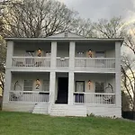 Optimist Abode 4: <7min To Noda-midwood-uptown Apartment