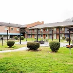 Apartment New Quiet Near Atrium Health With 24-7 Gym