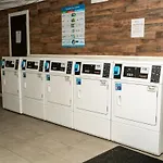 Apartment New Quiet Near Atrium Health With 24-7 Gym