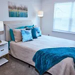 Southern Charm 2 Modern Sideside Townhomes Apartment