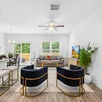 The Southern Grove Apartment *